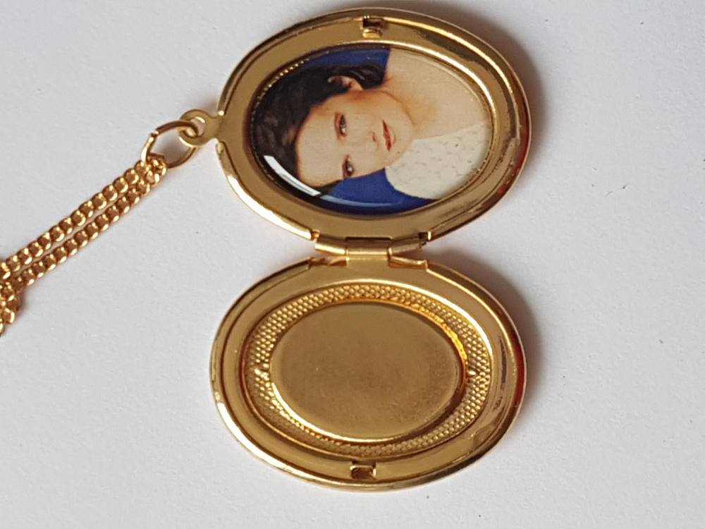 Kette mit Fotomedallion Monika Martin