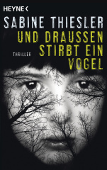 und_draussen_stirbt_ein_vogel