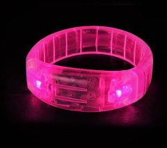 leuchtarmband_mit_musiksensor_rosa