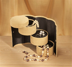 schmuckschatulle_aufrollbar_beige