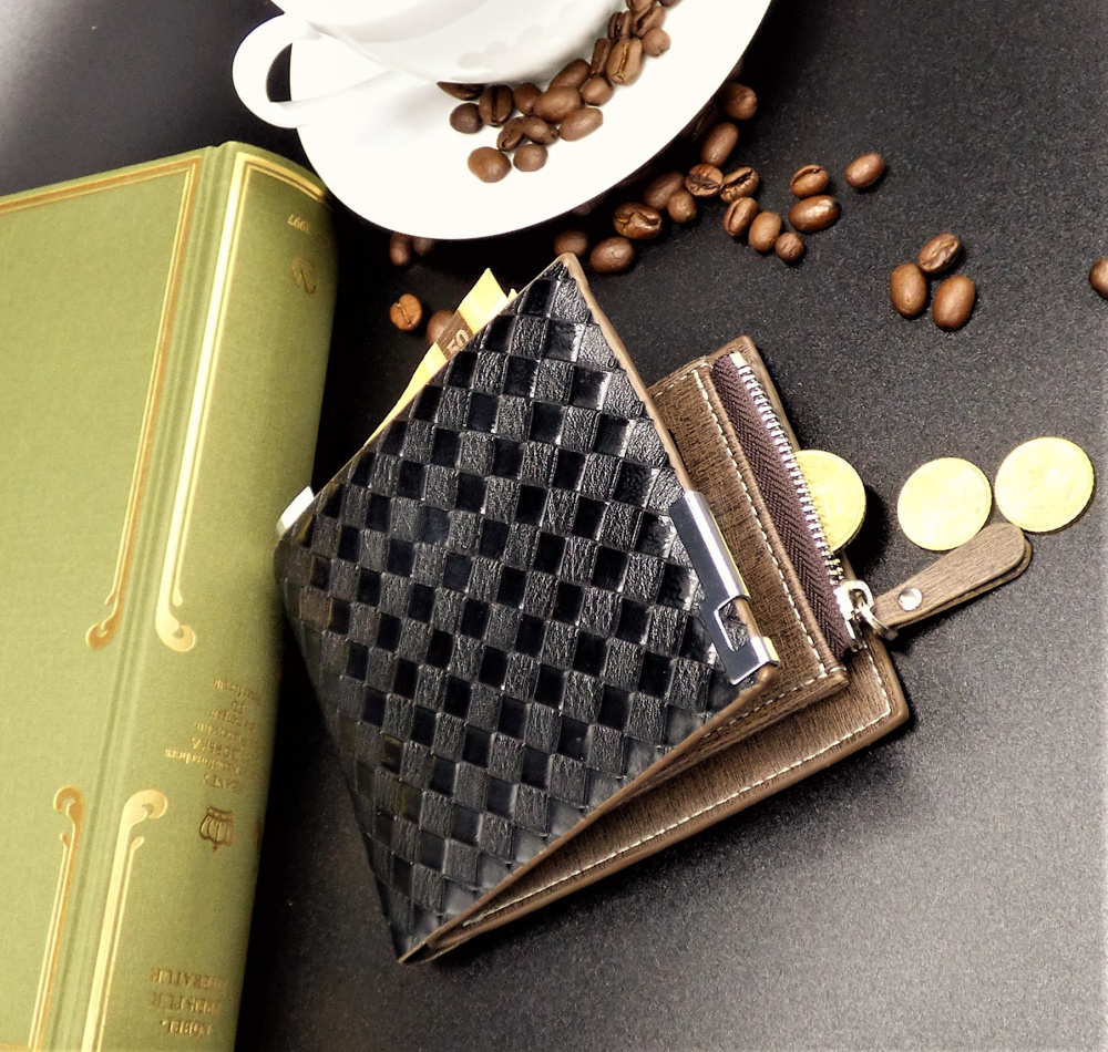 Herrenbrieftasche geflochten schwarz.