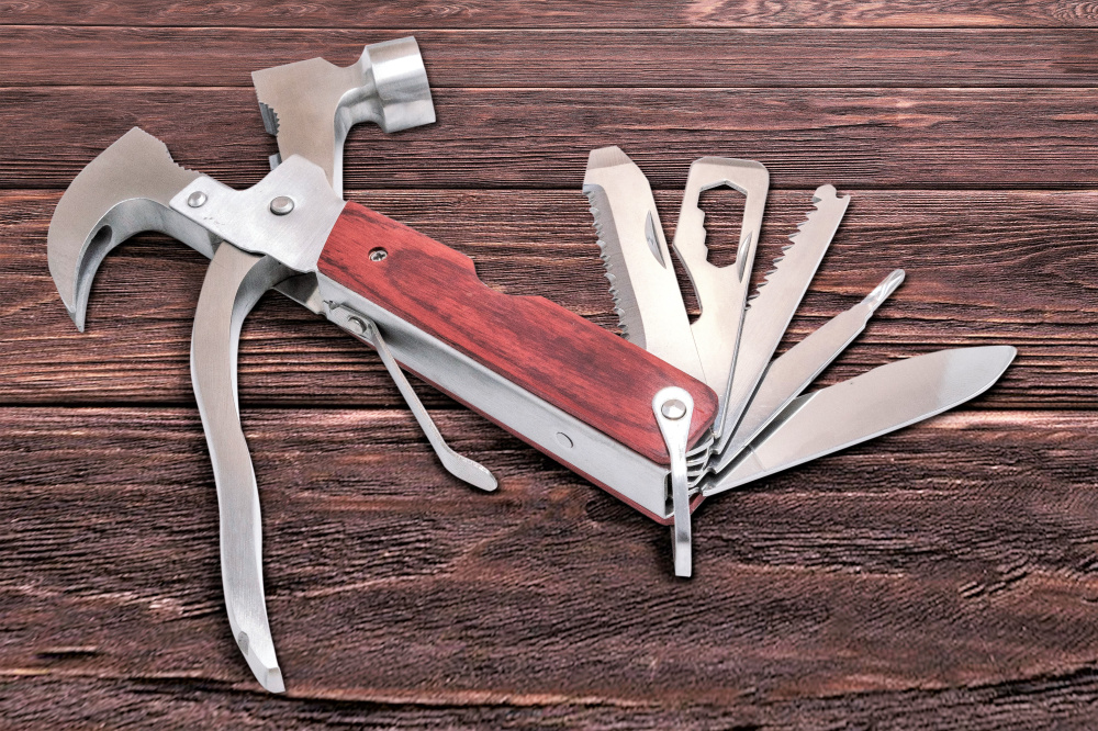Produktabbildung: Multitool-Zange mit 12 Funktionen