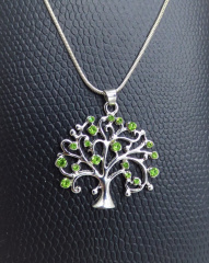 halskette_lebensbaum_silberfarben