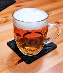 bierkrug_mit_ddrstaatswappen