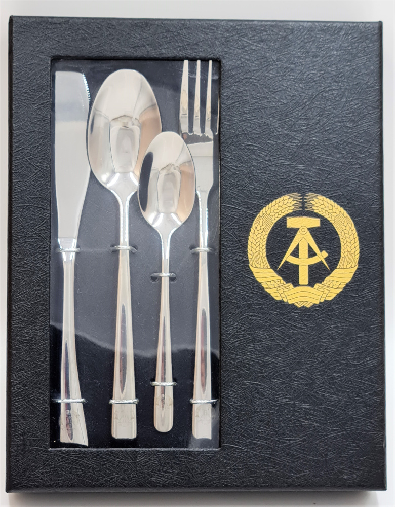 Besteckset mit DDR-Staatswappen (8-tlg. )