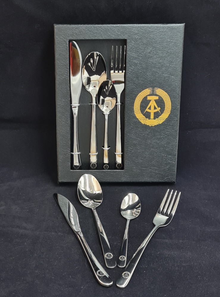 Besteckset mit DDR-Staatswappen (8-tlg. )