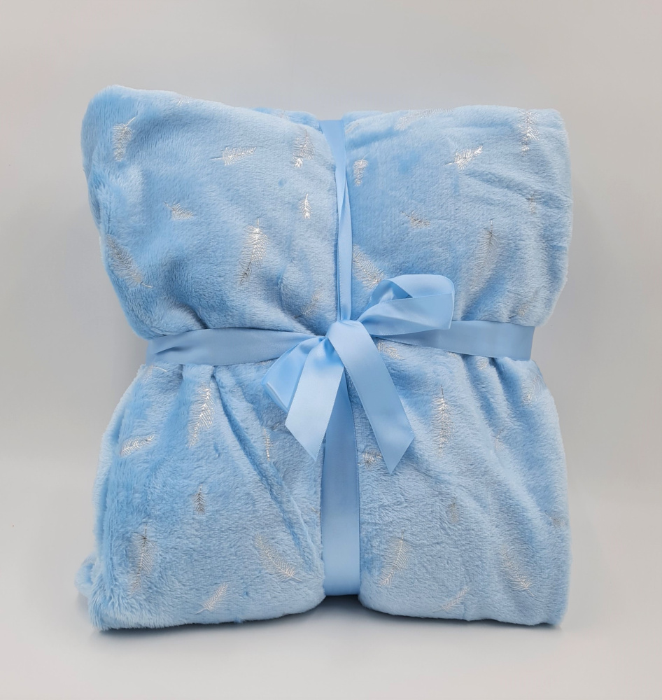Kuscheldecke mit Federmuster hellblau