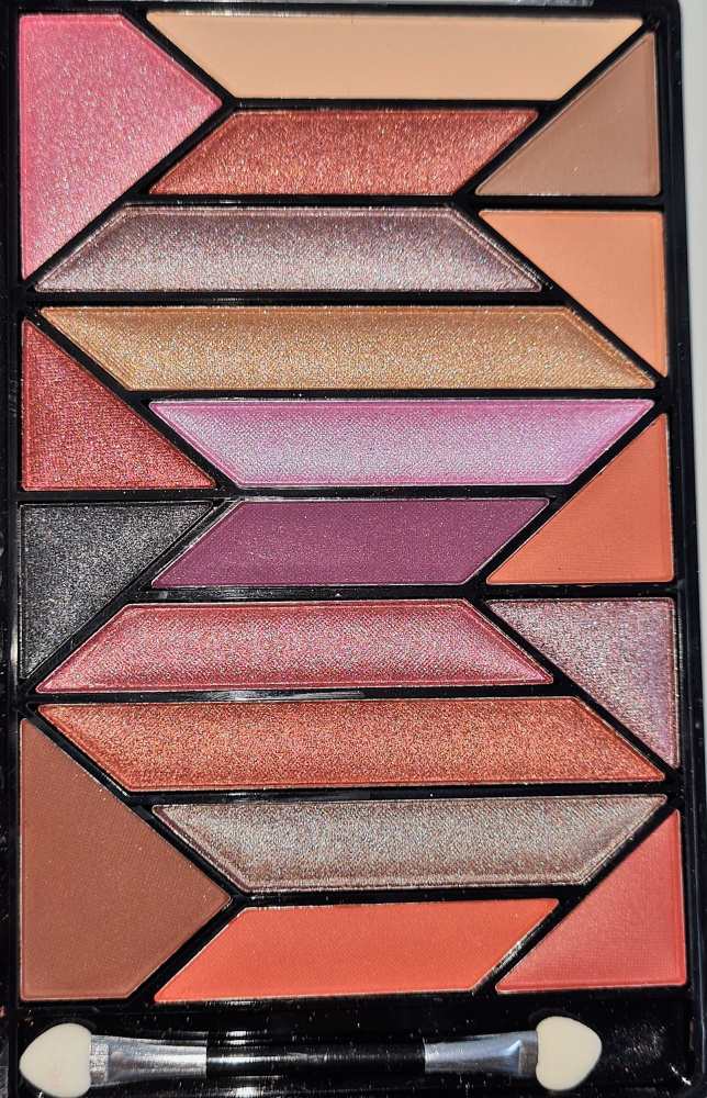 Lidschattenpalette DIAMOND DUST mit 19 Farben