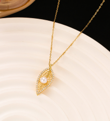 halskette_in_blattform_mit_perlenbesatz