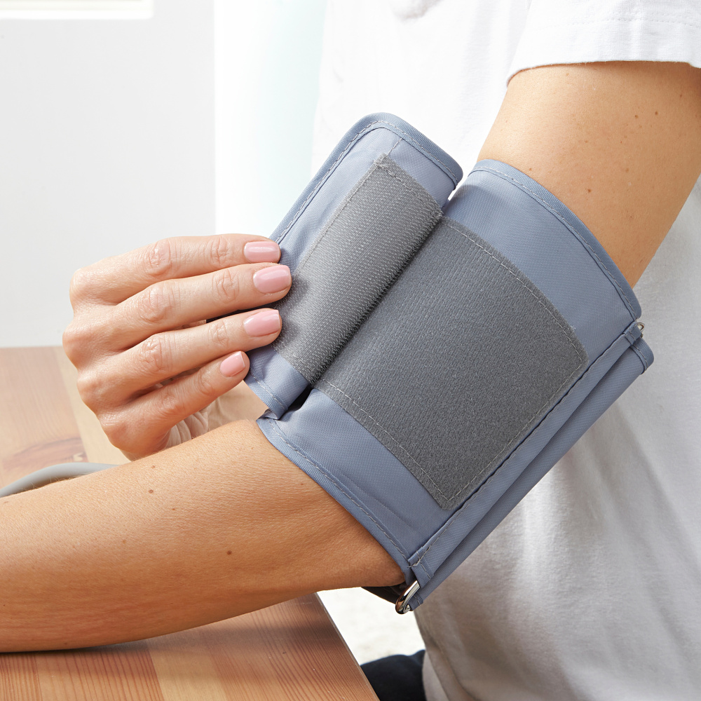 Sprechendes Oberarm-Blutdruckmessgerät