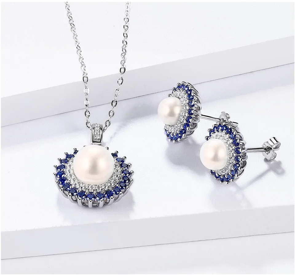 Schmuckset "Barock" aus Halskette und Ohrringen aus 925er-Silber und Süßwasser-Perlen