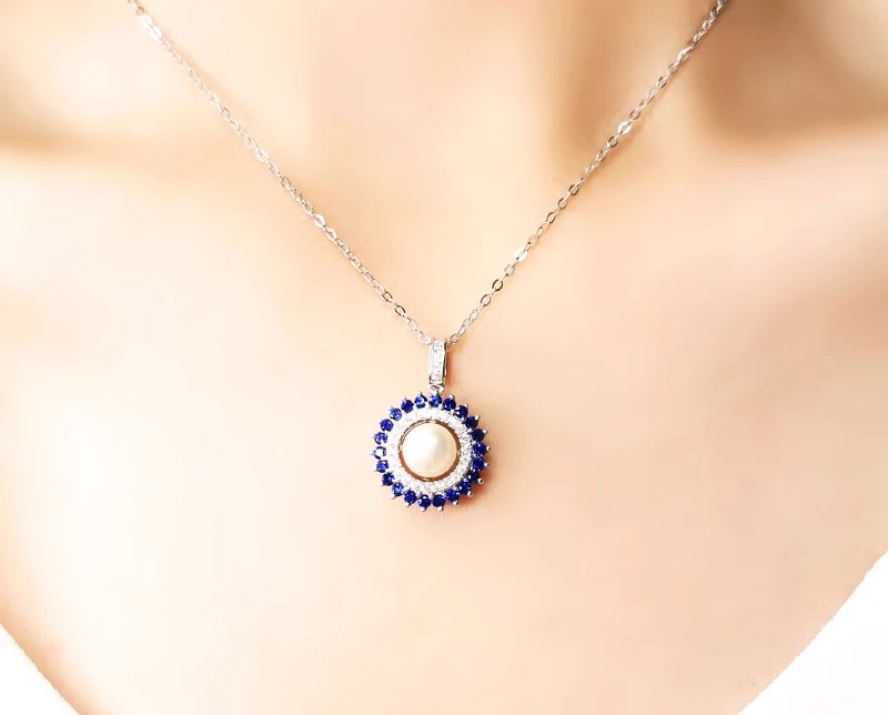 Schmuckset "Barock" aus Halskette und Ohrringen aus 925er-Silber und Süßwasser-Perlen