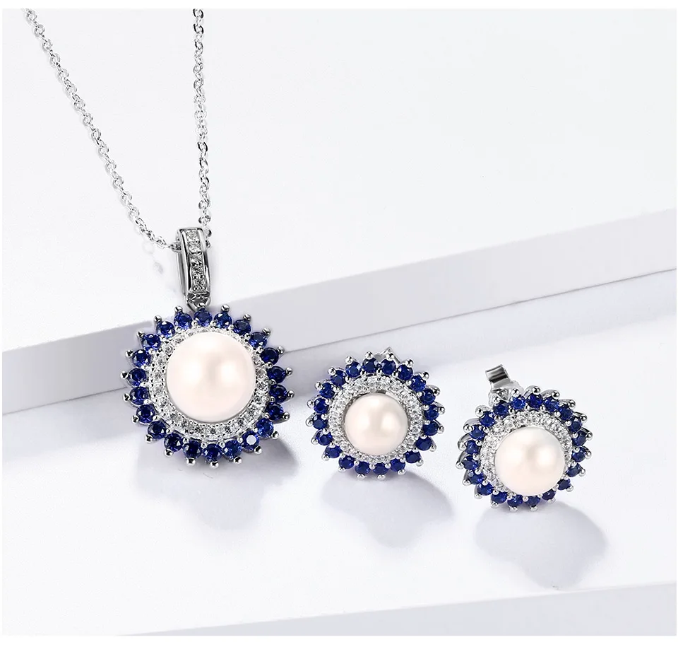 Schmuckset "Barock" aus Halskette und Ohrringen aus 925er-Silber und Süßwasser-Perlen