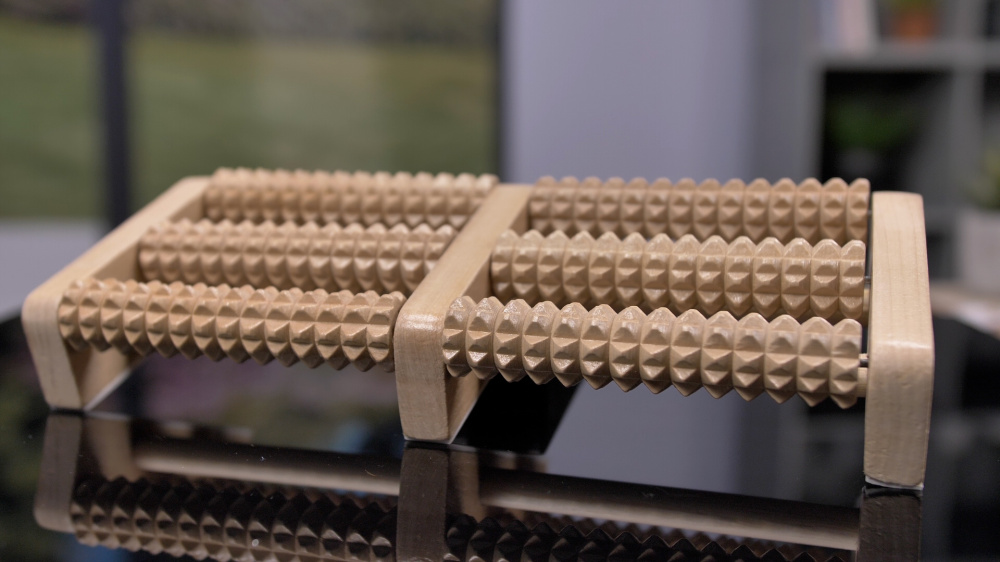 Fußmassagegerät aus Holz