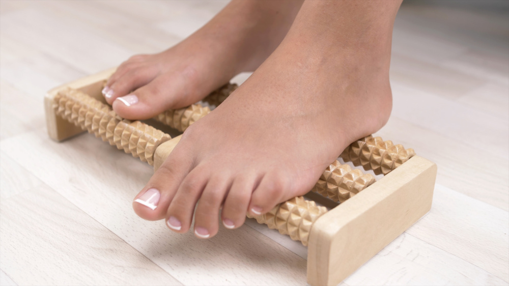 Fußmassagegerät aus Holz