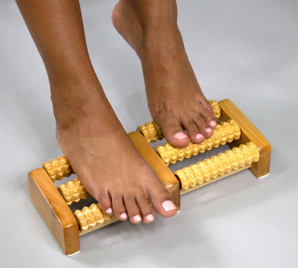 Fußmassagegerät aus Holz