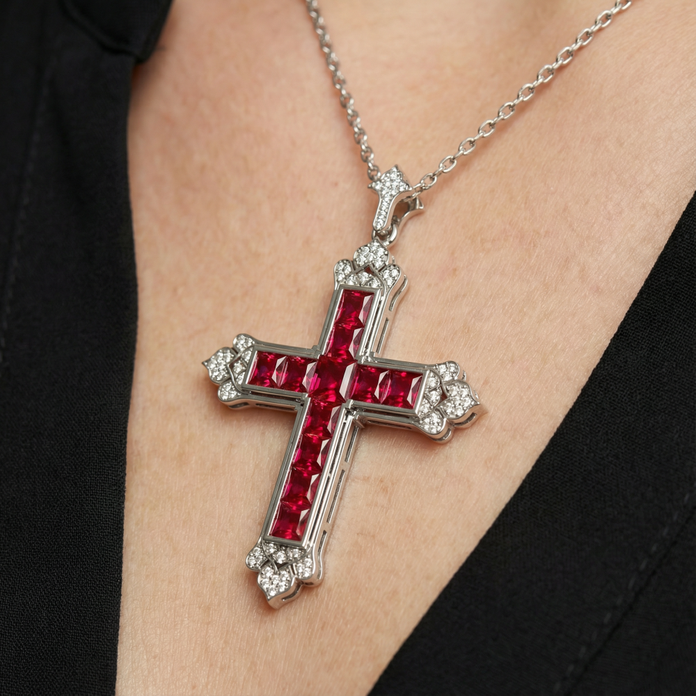 Echtsilber-Halskette mit Kreuzanhänger Serafina