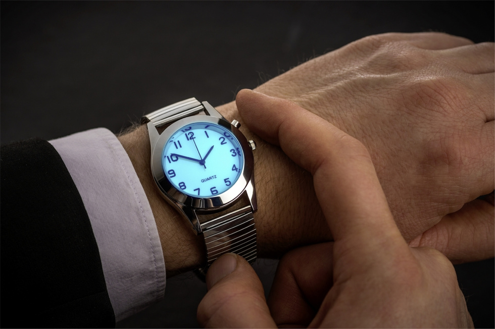 Beleuchtete Herren-Armbanduhr